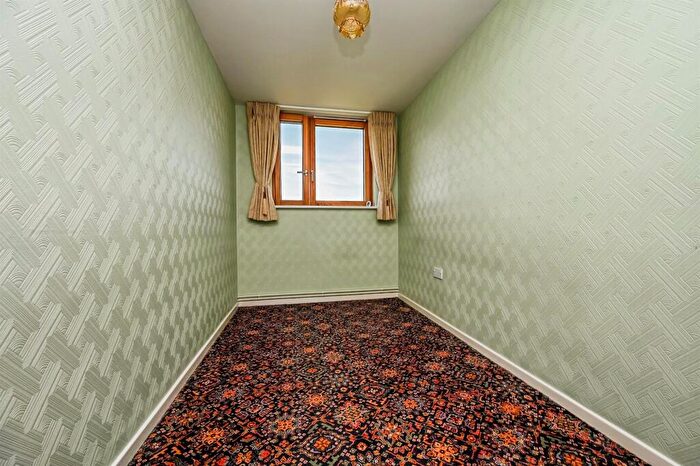 3 Bedroom Flat For Sale In Croxteth Drive, Liverpool, L17