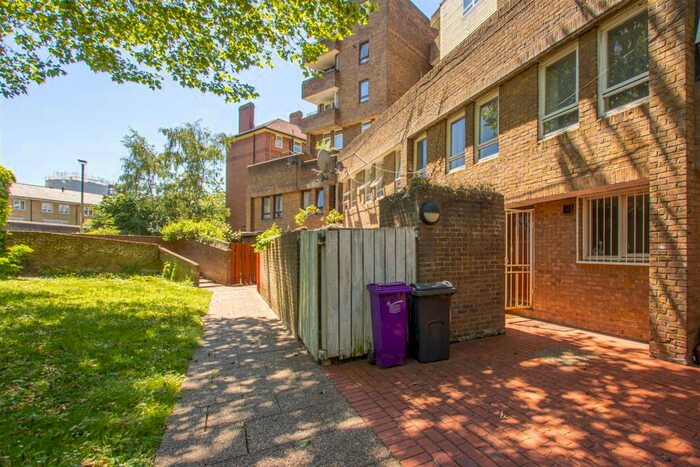 3 Bedroom Duplex To Rent In Thomas More Street, St Katharine's Docks, E1W