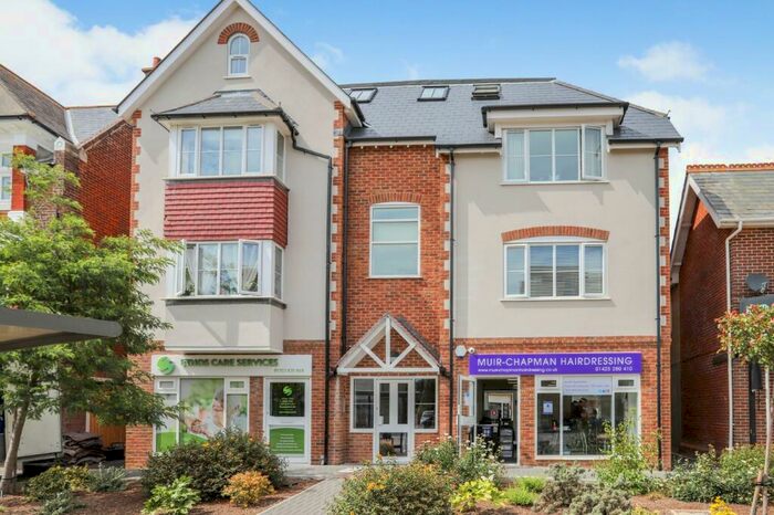 1 Bedroom Flat To Rent In C Lymington Road, Highcliffe, Dorset., BH23