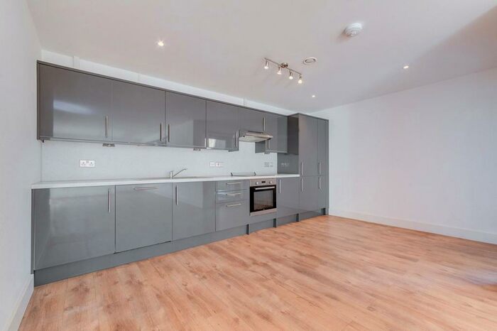 2 Bedroom Flat To Rent In Easter House, Drummond Road, London, SE16