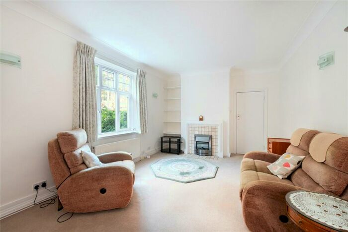 2 Bedroom Apartment To Rent In Holmefield Court, Belsize Grove, London, NW3