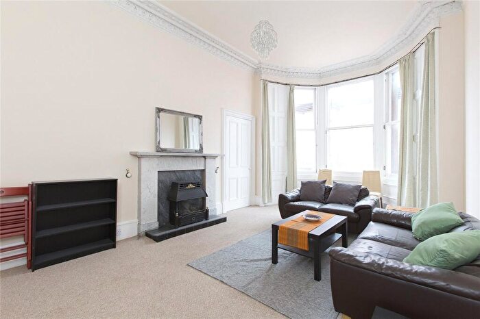 3 Bedroom Flat To Rent In Upper Gilmore Place, Edinburgh, EH3