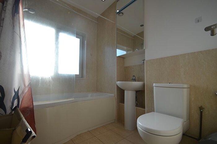 4 Bedroom Terraced House To Rent In Pontes Avenue, Hounslow, TW3