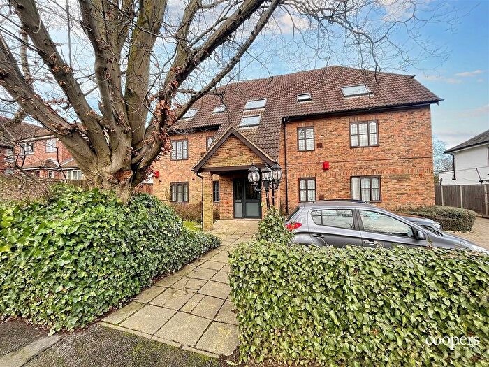 2 Bedroom Flat To Rent In Kingsend, Ruislip, HA4