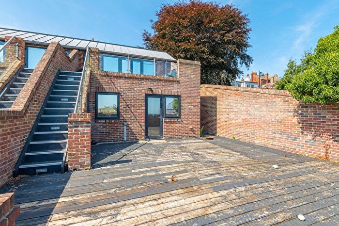 3 Bedroom Semi-detached House For Sale In High Street, Lowestoft, NR32