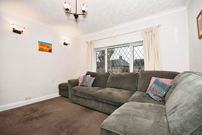2 Bedroom Detached Bungalow For Sale In Holmebank West, Brockwell, Chesterfield, S40