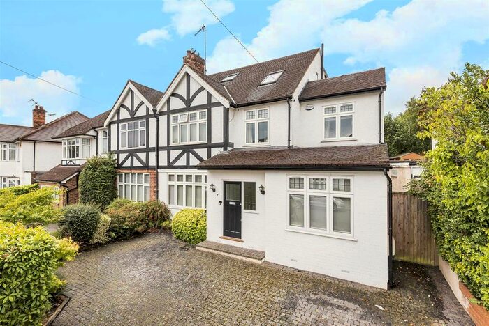 6 Bedroom Semi-Detached House To Rent In West Hill Way, London, N20