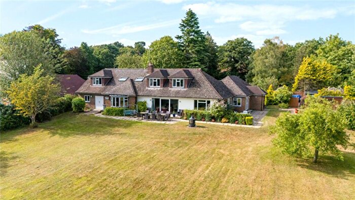 5 Bedroom Detached House For Sale In Wire Cut, Frensham, Farnham, Surrey, GU10