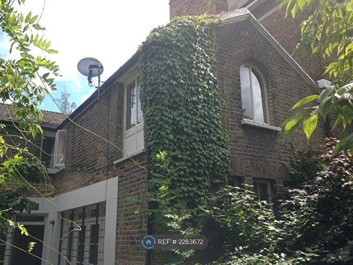 3 Bedroom Semi-Detached House To Rent In Knatchbull Road, London, SE5