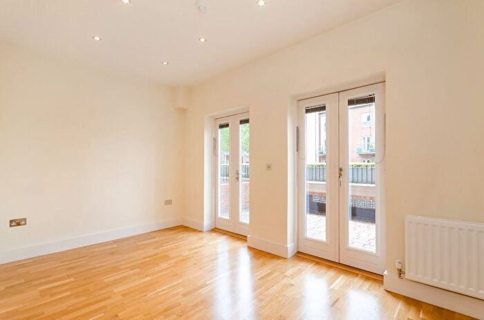 2 Bedroom Flat For Sale In Foss View, Hungate, York, YO1