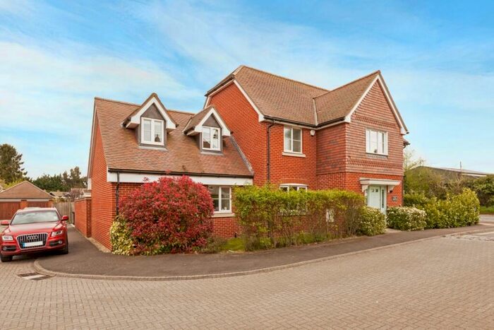 5 Bedroom House To Rent In Orchard End Chieveley, RG20