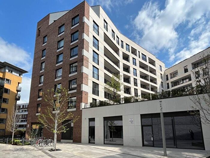 3 Bedroom Flat To Rent In Cremer Street, Shoreditch, E2