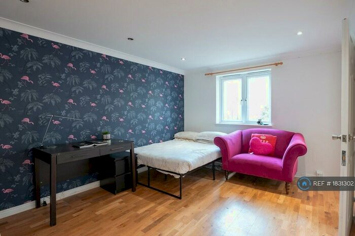 Studio To Rent In Chieftain Way, Cambridge, CB4