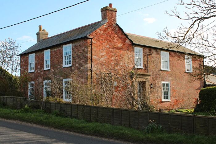 5 Bedroom Property To Rent In Cliff Road, Lymington, SO41