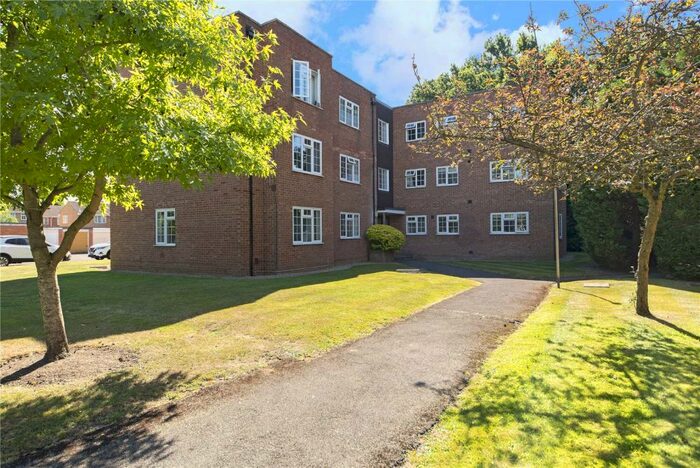 2 Bedroom Apartment To Rent In Colne Lodge, Colne Drive, Walton-On-Thames, Surrey, KT12