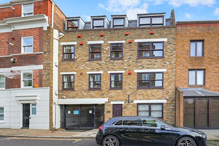 3 Bedroom Flat For Sale In Wood Close, Shoreditch, E2