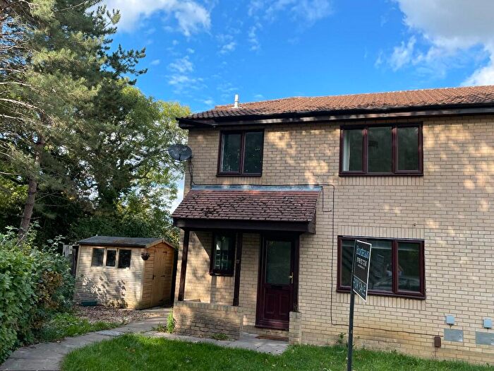2 Bedroom Cluster House For Sale In Mendelssohn Grove, Milton Keynes, Buckinghamshire, MK7