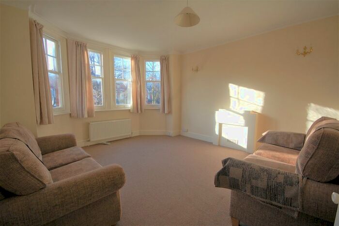 3 Bedroom Flat To Rent In Dukes Avenue, Chiswick, W4