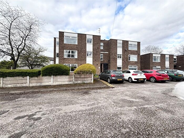 1 Bedroom Flat For Sale In Hollins Lane, Bury, Greater Manchester, BL9