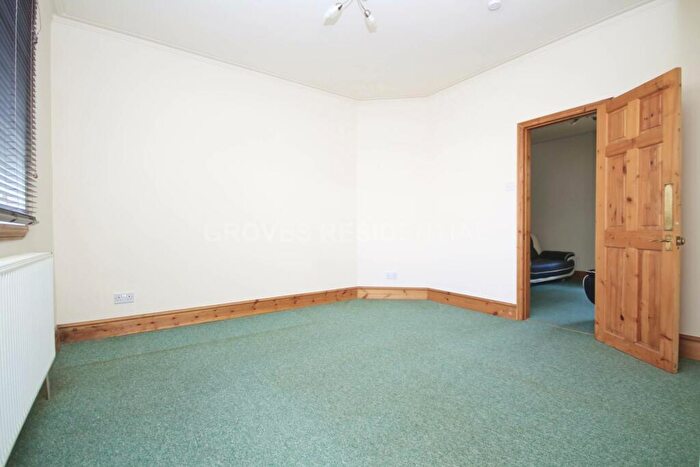1 Bedroom Flat To Rent In Kings Road, Kingston Upon Thames, KT2