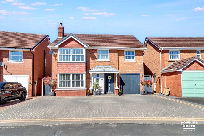 4 Bedroom Detached House For Sale In Sunnybank Close, Aldridge, Walsall, WS9