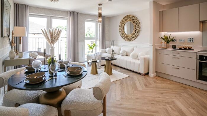 3 Bedroom Flat For Sale In Maxwellton Road, Paisley, Renfrewshire, PA1