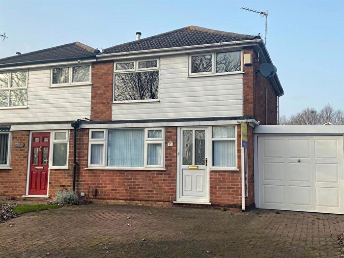 3 Bedroom Semi Detached House For Sale In Lynwood Road, Sinfin, Derby, DE24