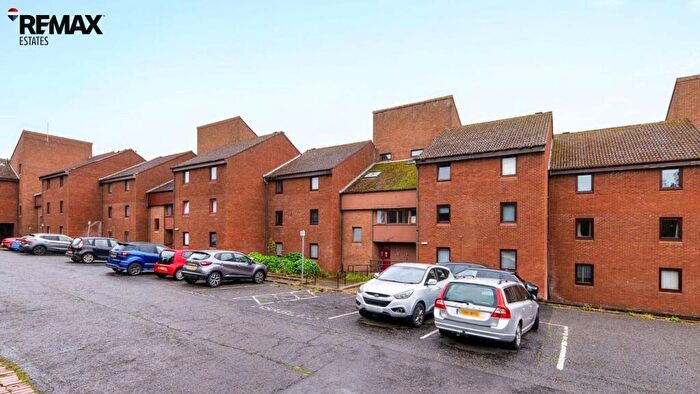 2 Bedroom Flat For Sale In Canon Lynch Court, Dunfermline, KY12
