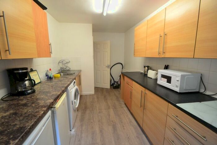 3 Bedroom Flat To Rent In Herbert Road, Radford, Nottingham, NG5