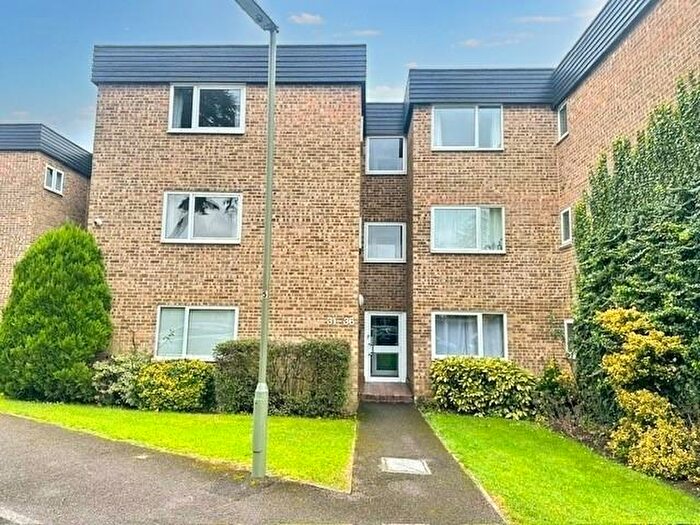 1 Bedroom Apartment To Rent In Mount Felix, Walton-On-Thames, KT12