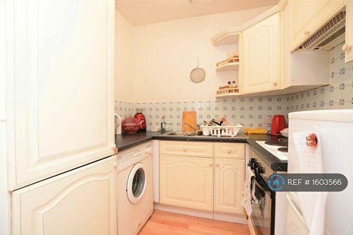 Studio To Rent In Slough, Slough, SL2