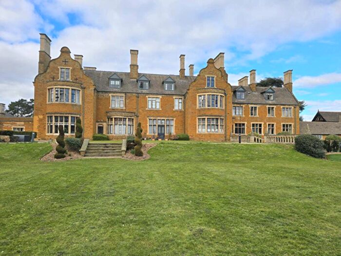 2 Bedroom Apartment For Sale In Woolston Close, Manfield Grange, NN3