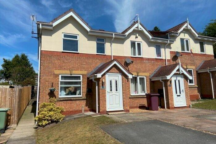 2 Bedroom Town House To Rent In Markham Rise, Chesterfield, S45