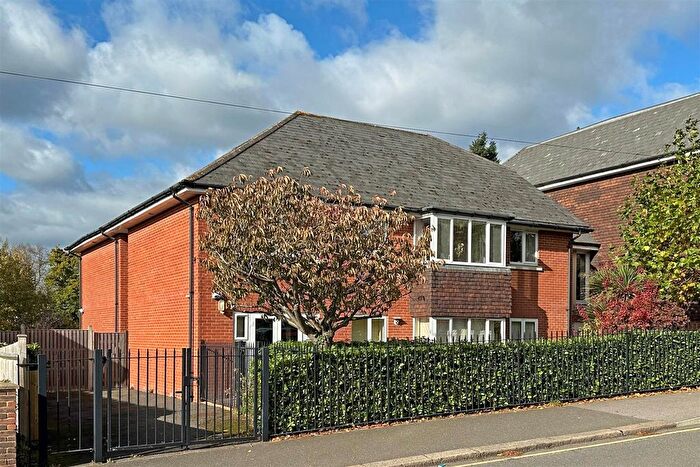 2 Bedroom Property For Sale In Ladbroke Road, Redhill, RH1