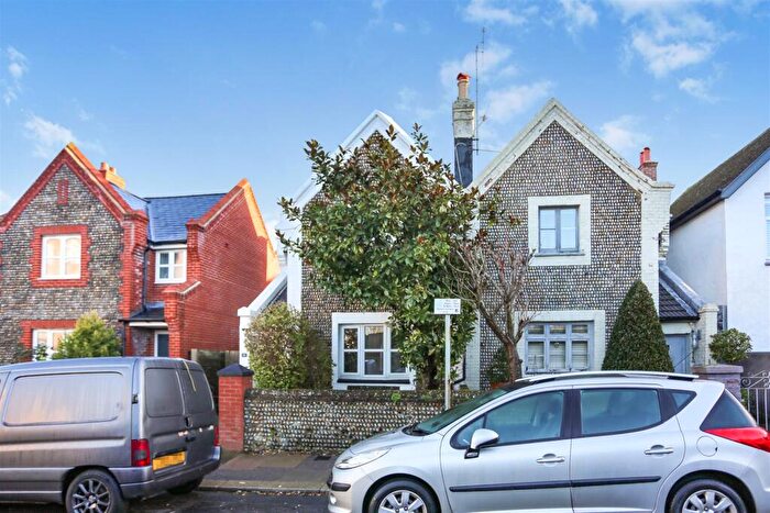 2 Bedroom House To Rent In Clifton Road, Worthing, BN11