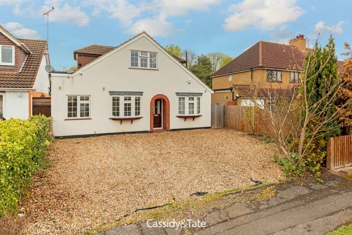 4 Bedroom Detached House To Rent In North Riding, Bricket Wood, AL2