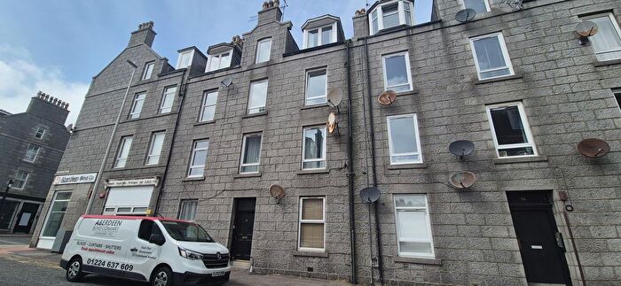 2 Bedroom Flat To Rent In Leadside Road, Aberdeen, AB25