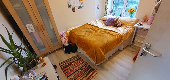 4 Bedroom Flat To Rent In Pen-Y-Lan Road, Roath, Cardiff, CF24