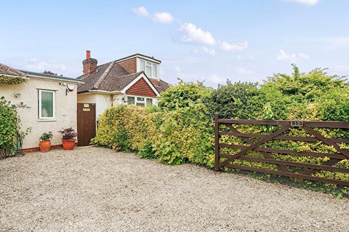 1 Bedroom Semi-Detached Bungalow To Rent In Begbroke, Kidlington, OX5