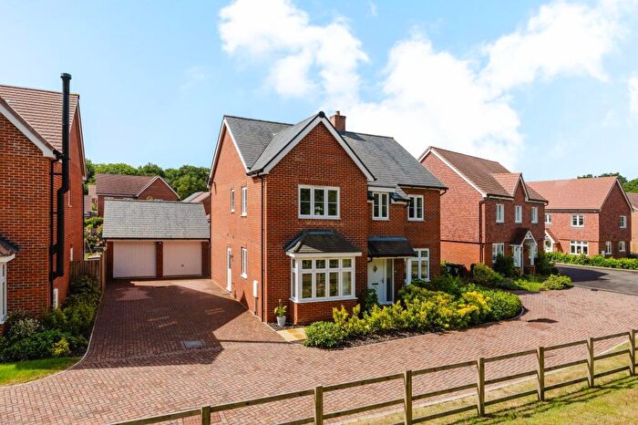 5 Bedroom Detached House For Sale In Redpoll Road, Hellingly, BN27