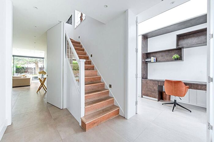 4 Bedroom Property For Sale In Friars Place Lane, Acton, London, W3