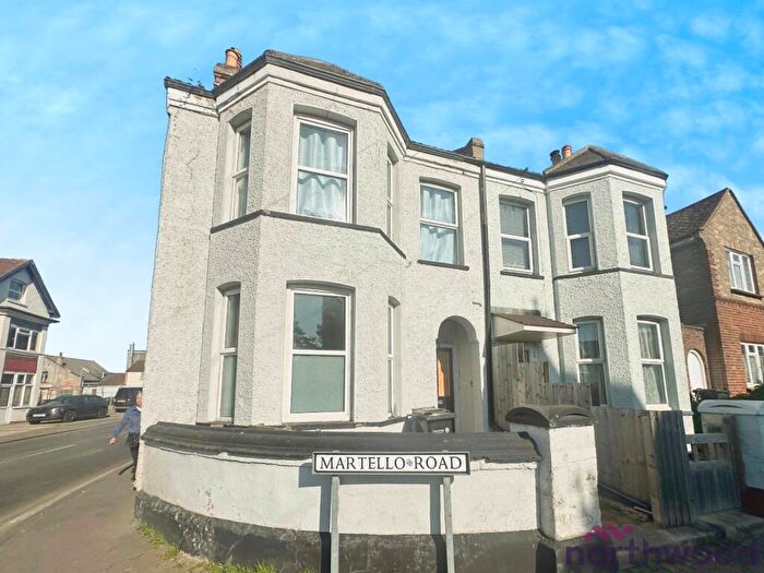 2 Bedroom Flat To Rent In Martello Road, Walton-on-the-Naze, CO14