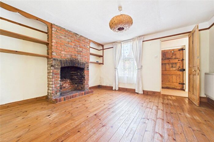 3 Bedroom Semi-Detached House For Sale In Palmers Lane, Burghfield Common, Reading, RG7