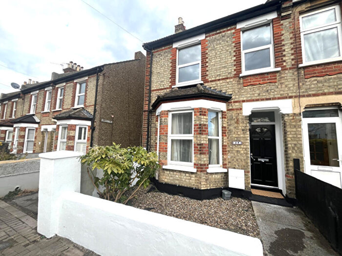 3 Bedroom Terraced House To Rent In Cowper Road, Bromley, Kent, BR2