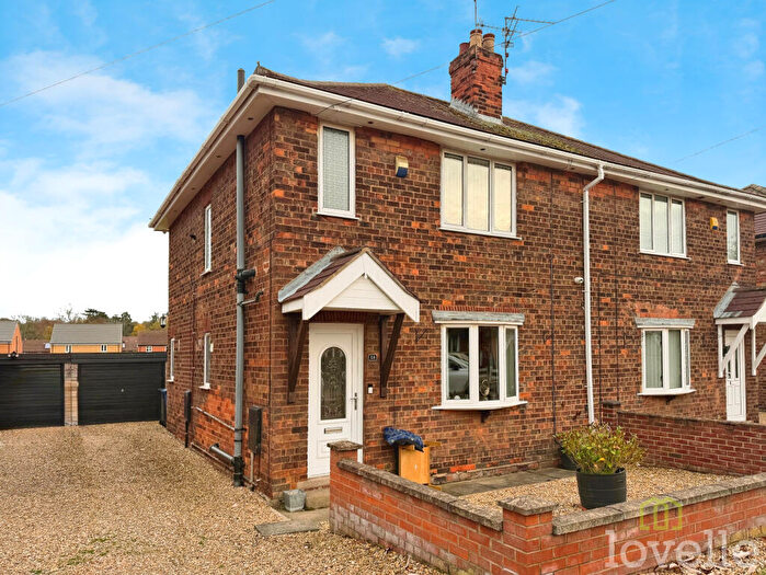 3 Bedroom Semi-Detached House For Sale In Queensfield, Gainsborough, DN21