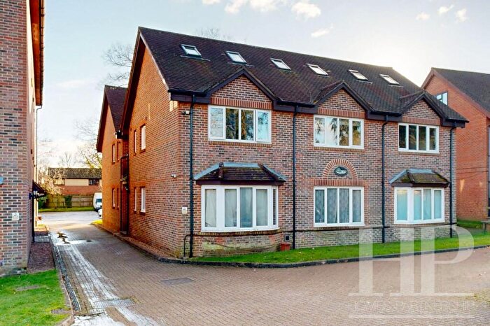 1 Bedroom Flat To Rent In Perryfield Road, Maple Green, RH11