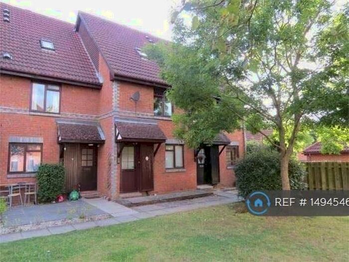 2 Bedroom Maisonette To Rent In Burpham, Guildford, GU4