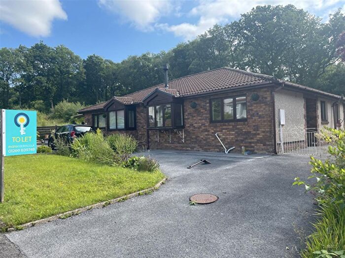 2 Bedroom Detached Bungalow To Rent In Cwmfferws Road, Tycroes, Ammanford, SA18