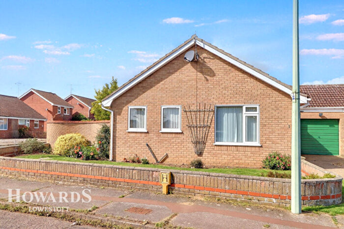 2 Bedroom Detached Bungalow For Sale In Brook Close, Lowestoft, NR33