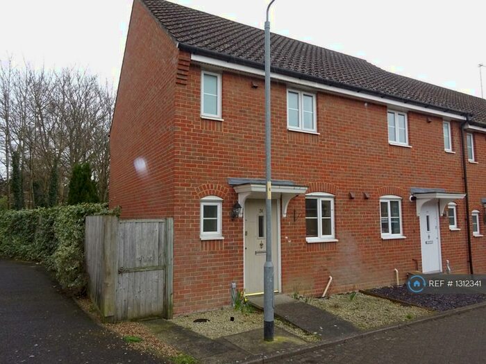 2 Bedroom Semi-Detached House To Rent In Defiant Road, Norwich, NR6